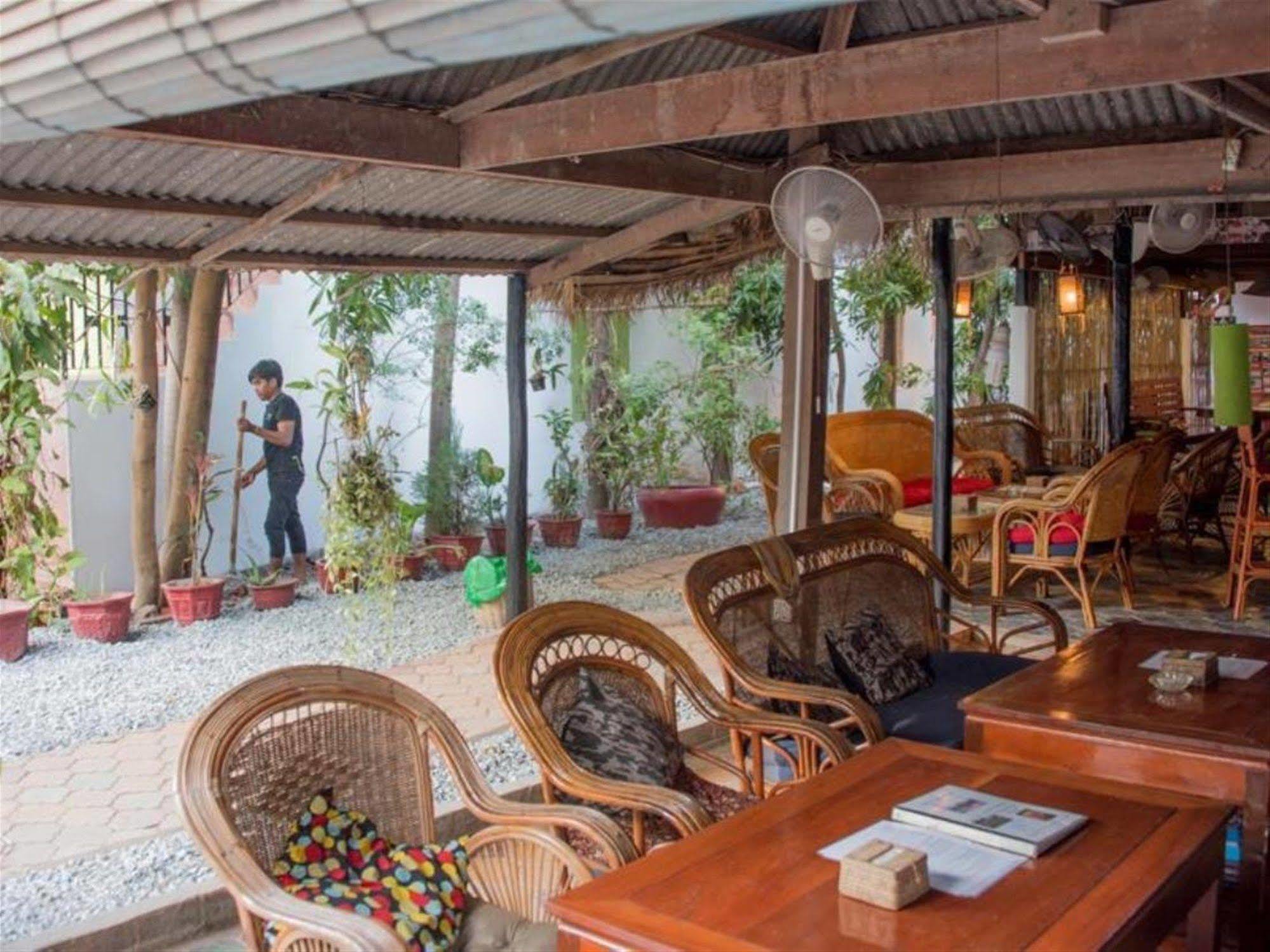Five Rose Siem Reap Hostel Extérieur photo